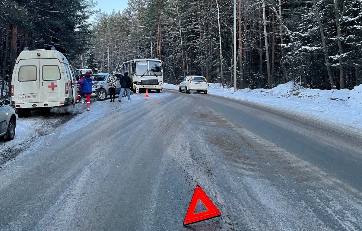   ДТП на Соломенском шоссе в Петрозаводке. Фото: ГАИ Петрозаводска