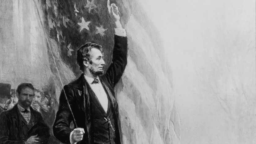     Авраам Линкольн родился 12 февраля 1809 года в штате Кентукки в семье зажиточного фермера. В 1816 году его отец разорился, и семья переехала в Индиану. В детстве Авраам, помогая семье, занимался тяжёлым физическим трудом, однако при этом много читал  The Library of Congress