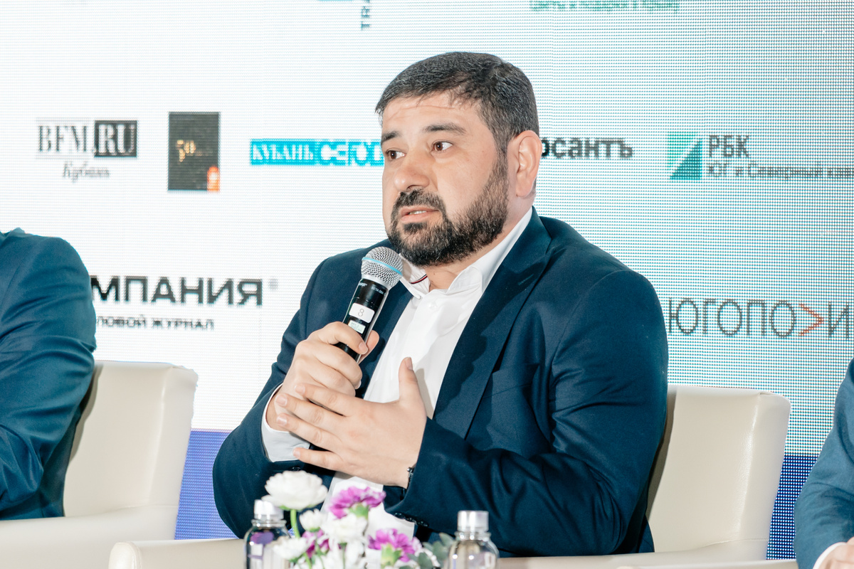 Заместитель министра курортов и туризма Крыма Аметхан Тынчеров на Форуме индустрии туризма и гостеприимства HoReCa Fest // Фото: пресс-служба Министерства курортов и туризма Крыма