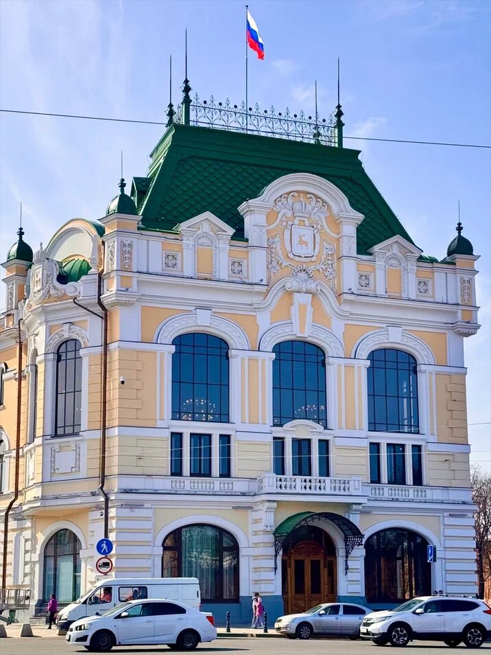 Дворец Труда на Большой Покровской, 1