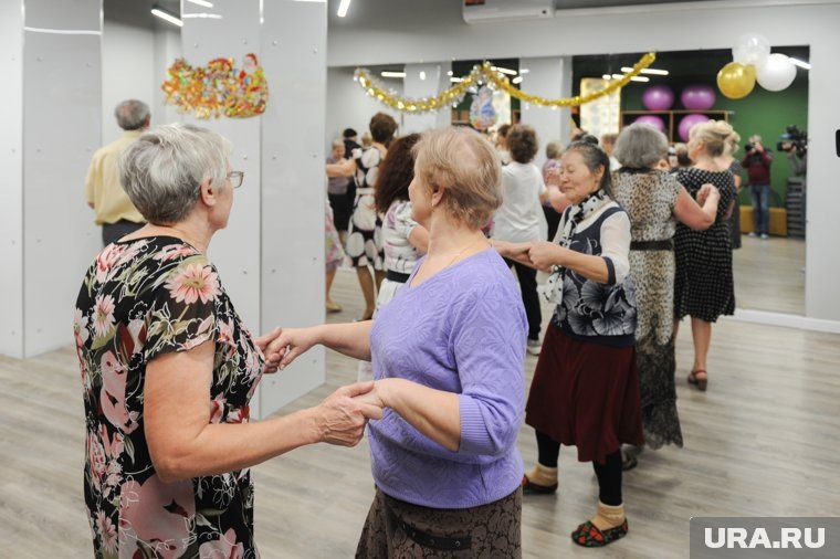 Новая стратегия правительства направлена на вовлечение пожилых людей в досуговые активности. Фото: Вадим Ахметов © URA.RU