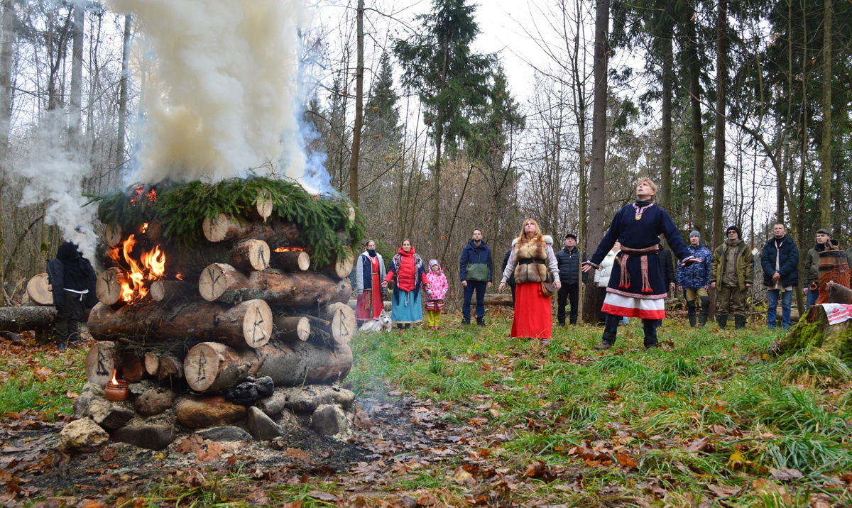 Фотография ритуала ССО из открытого архива группы в ВК.
