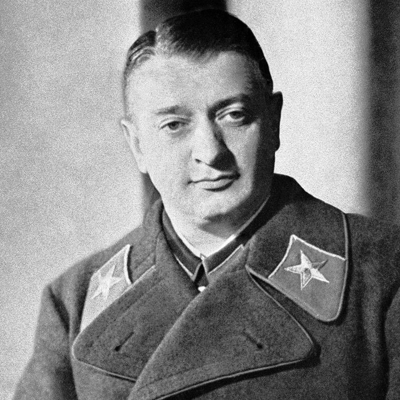 фото подобрано в интернете; М.Н.Тухачевский