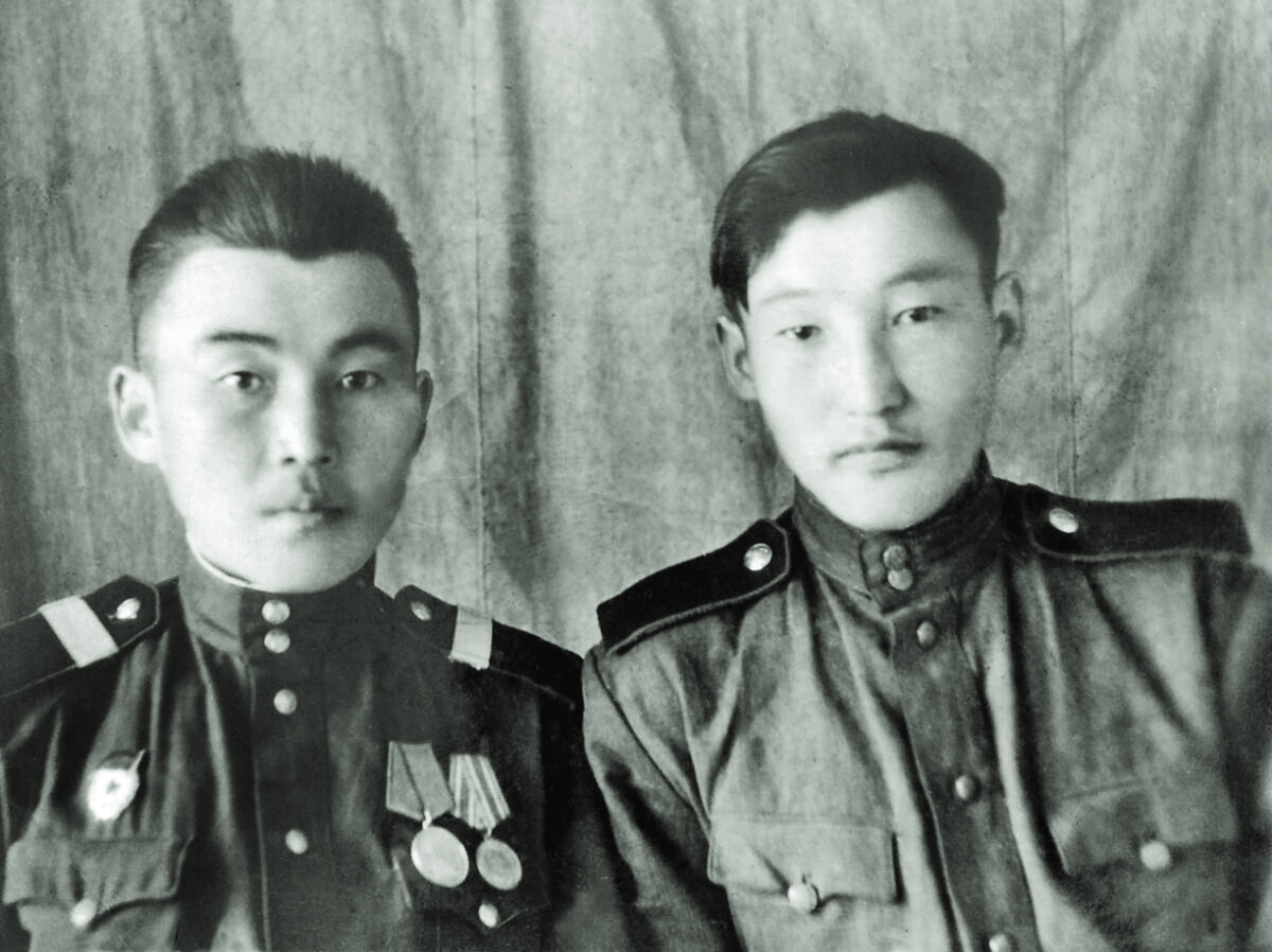 Иван Антипин с братом Василием. Фото из личного архива Прокопия Антипина