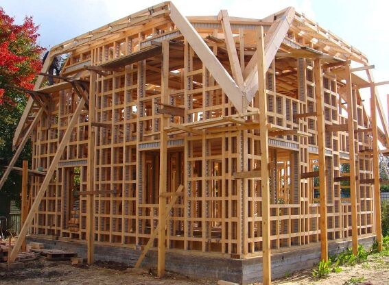 Классический каркасный дом - очень сложное дело, а, соответственно, дорогое, но при этом не совсем надежное