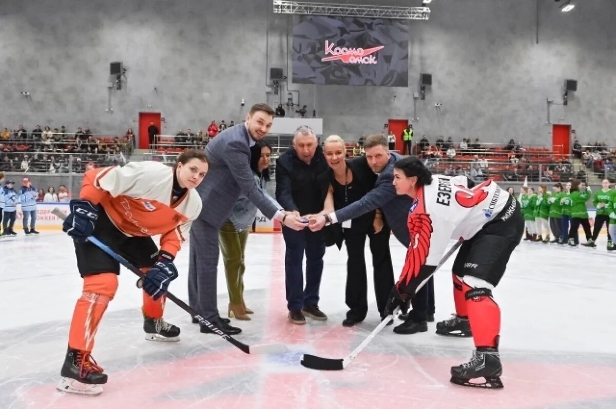    В Омске состоялся женский хоккейный турнир при поддержке ОНПЗ