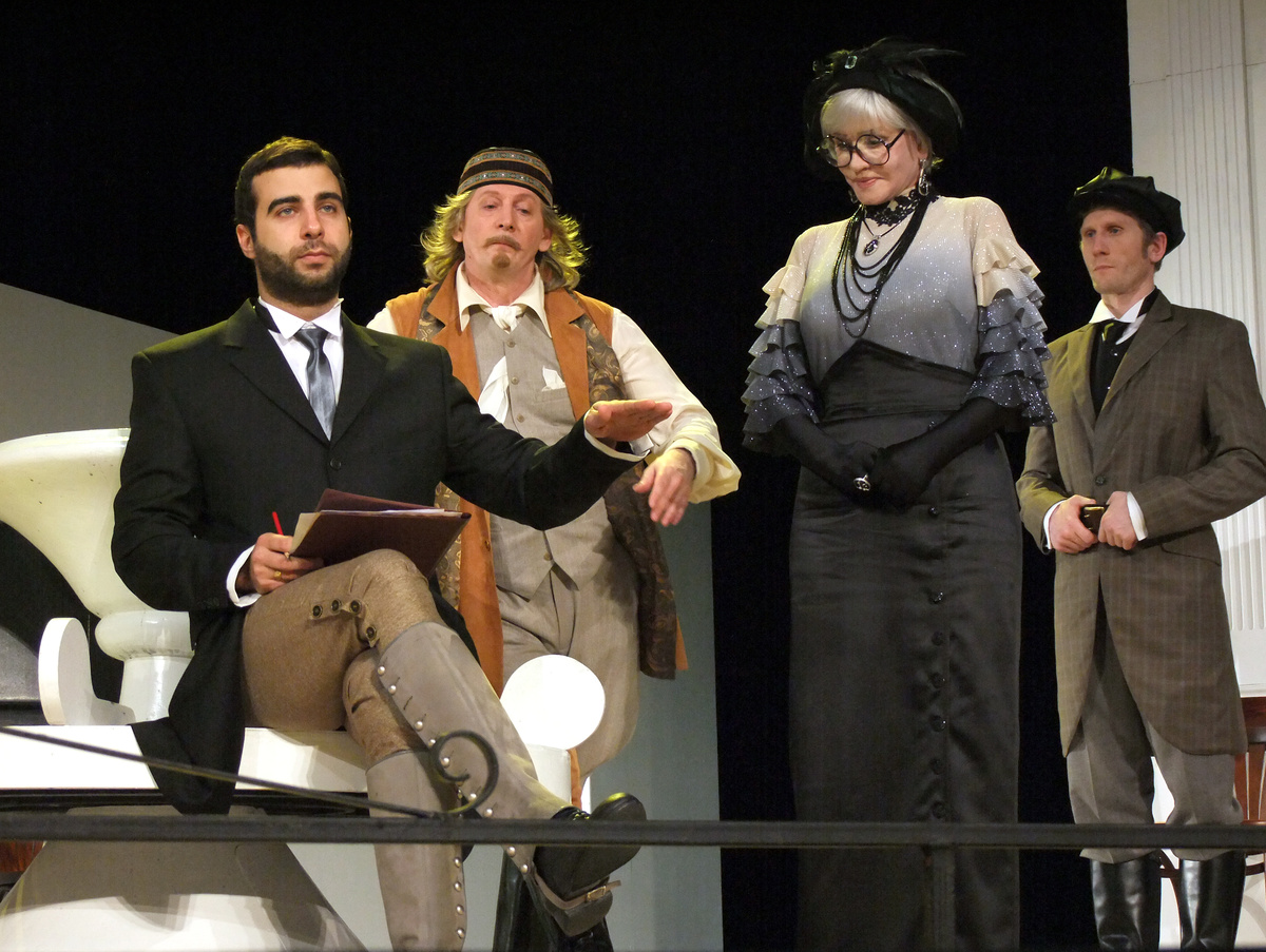 Иван Ургант в спектакле театра им. Пушкина "Бешеные деньги". Фото: teatrpushkin.ru