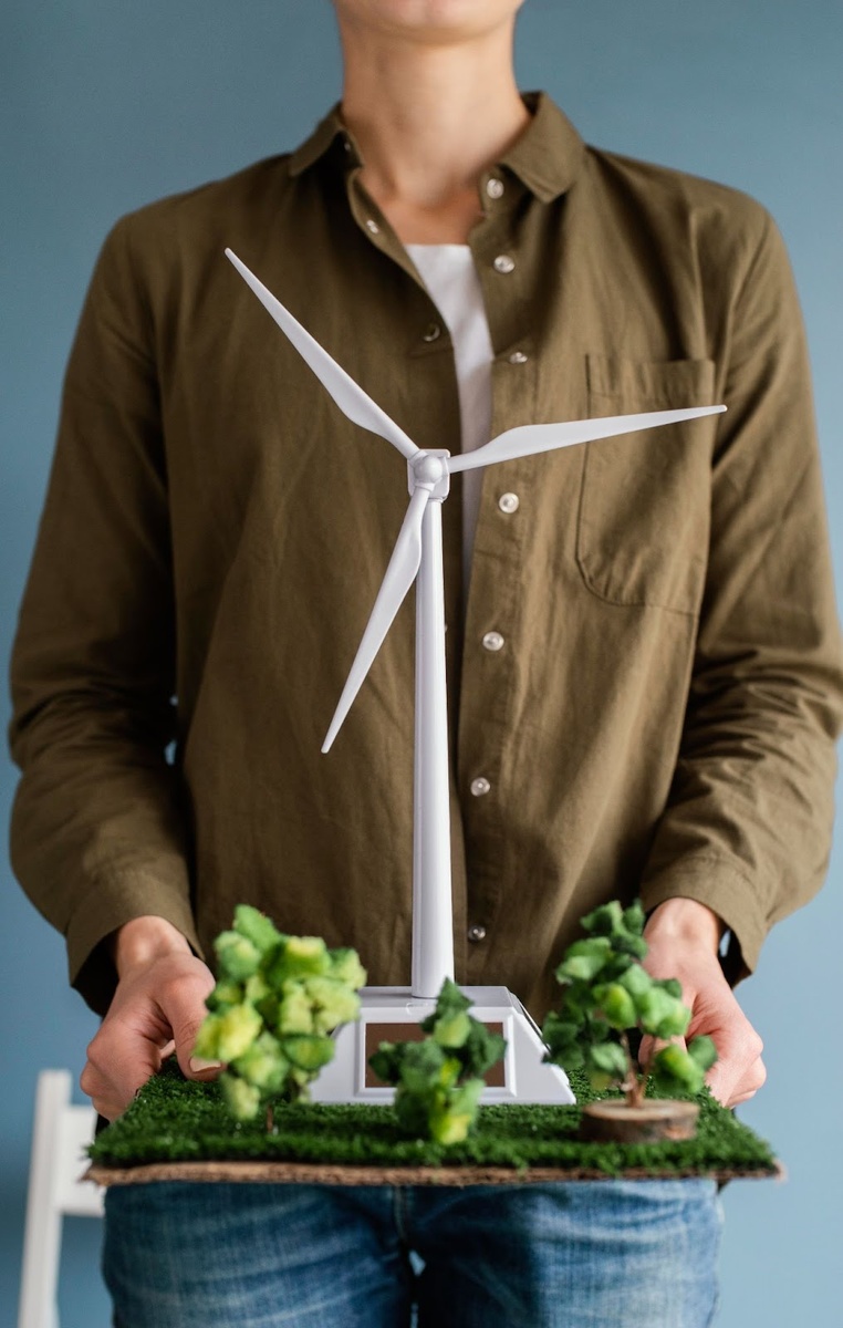 Источник изображения: freepik.com/free-photo/natural-skin-care-soap-serum-with-honey-honeycomb-laid-white-surface_15640067.htm