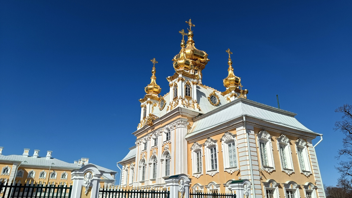 Петергоф, Церковь Большого дворца