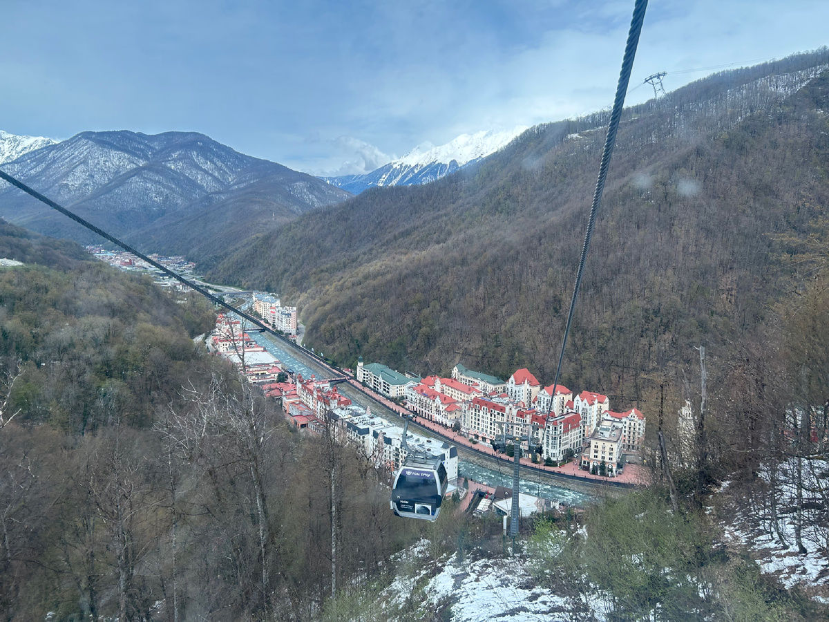 Вид на Розу Долину со «Стрелы». Фото автора 