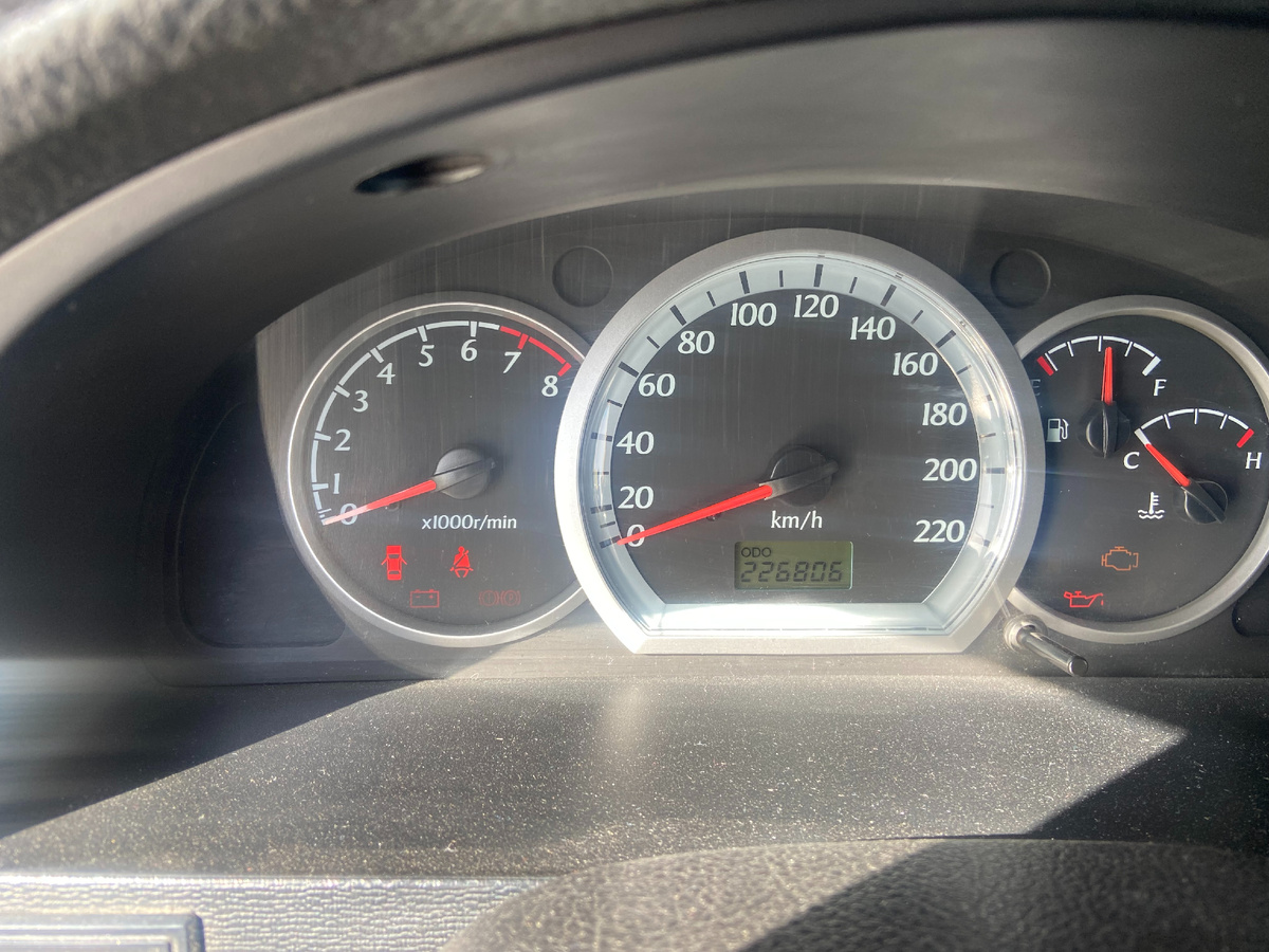 Почему власти хотят лишить людей права на собственность? Кому выгодно уничтожение «железных коней», ставших частью жизни семей?                                                                                
 И главное — готово ли общество молча принять этот удар по кошельку и свободе?