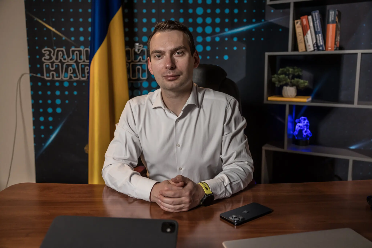 Ярослав Железняк, заместитель председателя финансового комитета Верховной Рады Украины, возглавляет движение за легализацию порнографии.