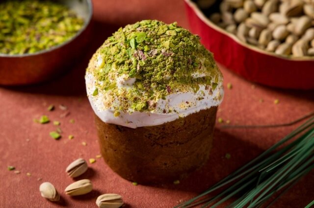    Фисташковый кулич с вишней. Фото: Ресторан Levantine