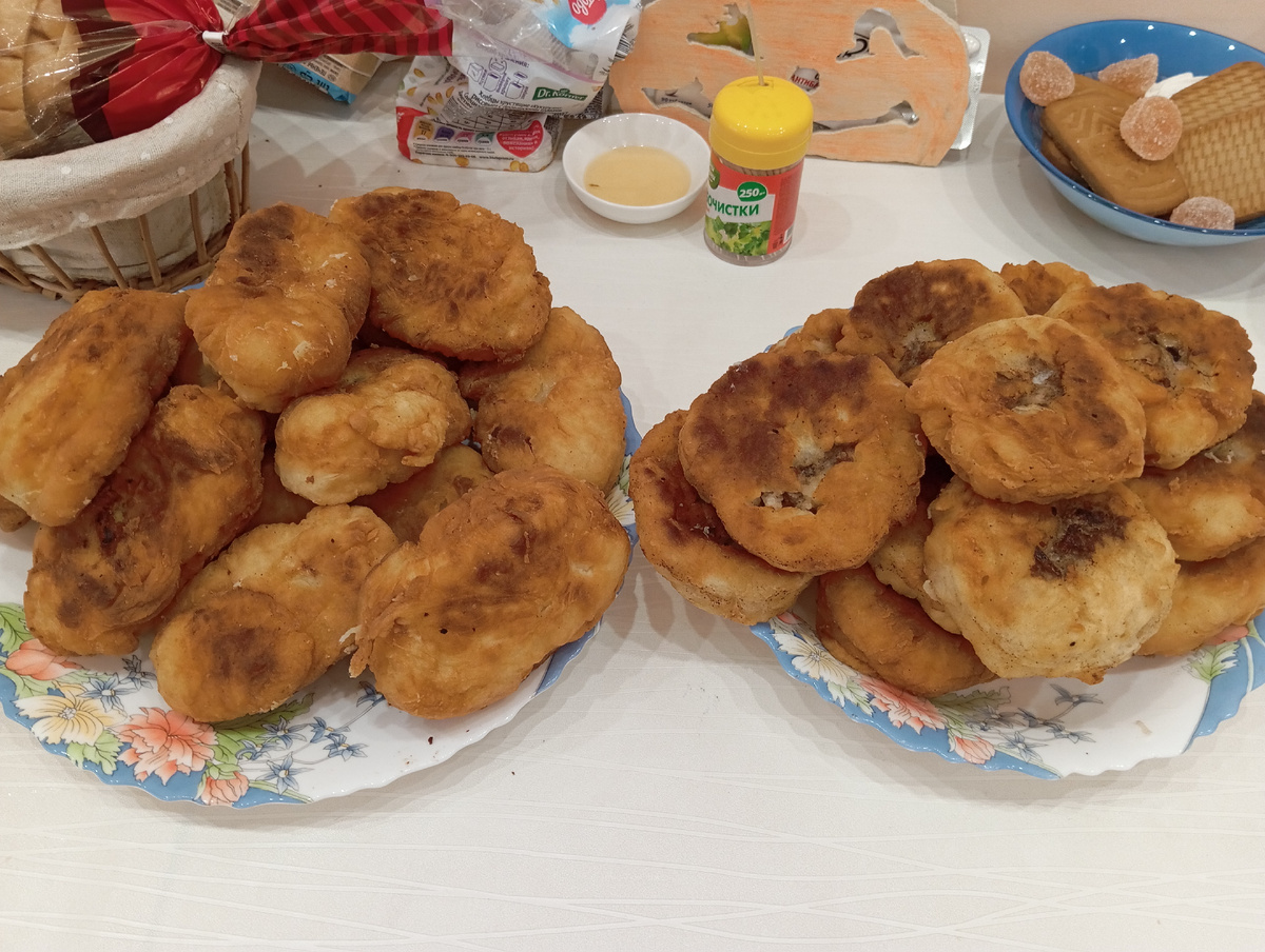 Не совсем полезная, но вкусная, еда, улетает только так. 