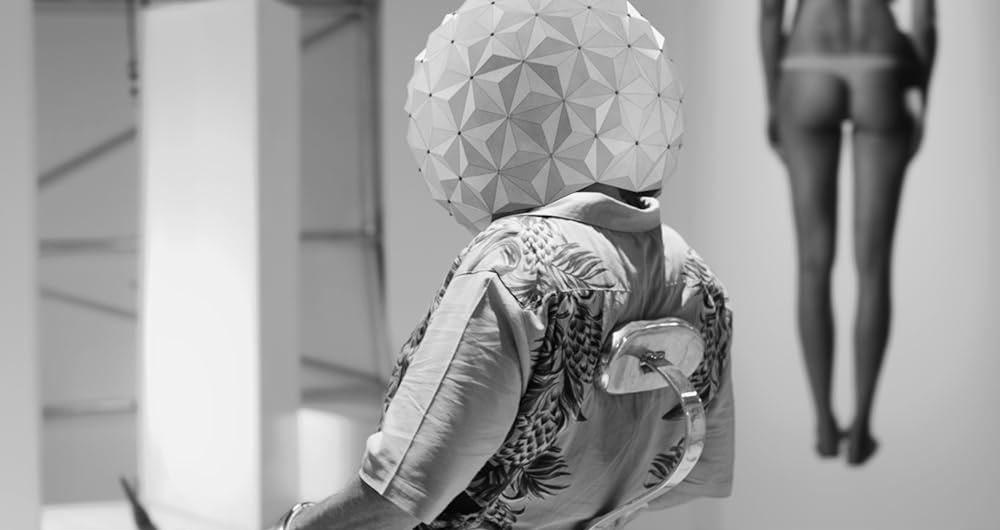 Кадр из фильма «Escape from Tomorrow». Режиссер: Рэнди Мур. Производство: Mankurt Media