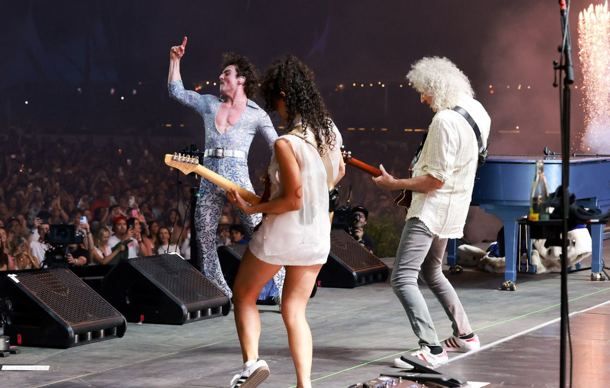 Бун и Мэй на сцене фестиваля Coachella 2025 в Калифорнии