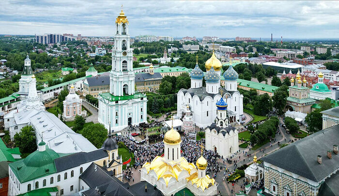 Троице-Сергиева лавра Фото с сайта pravoslavie.ru