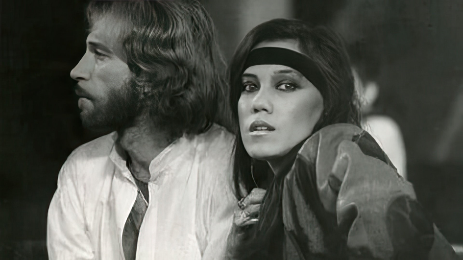 Игорь Владимирович Тальков (4 ноября 1956, Грецовка, Щёкинский район, Тульская область — 6 октября 1991, Санкт-Петербург) — советский рок-музыкант-мультиинструменталист, певец, автор песен, поэт, композитор и киноактёр. Основатель и лидер рок-группы «Спасательный круг» и Азиза Абдурахимовна Мухамедова (род. 10 апреля 1964, Ташкент, СССР) — советская, узбекская и российская певица, композитор и поэтесса-песенник. Народная артистка Карачаево-Черкесии (2010).