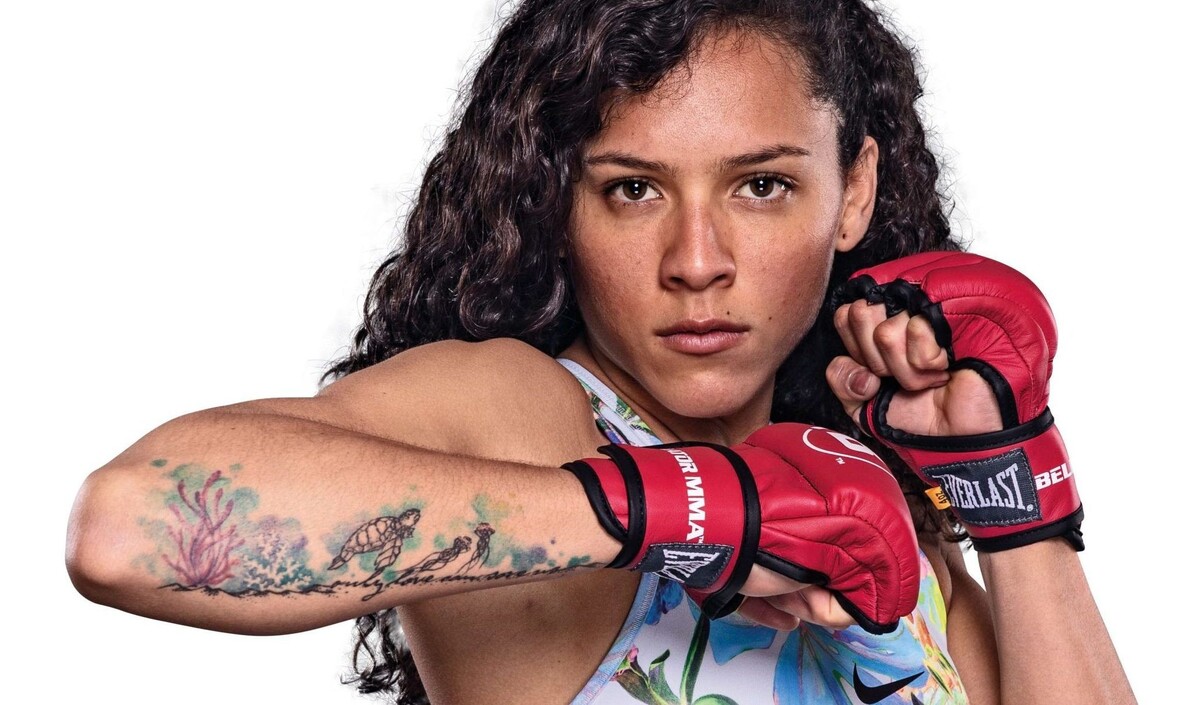 Алехандра Лара