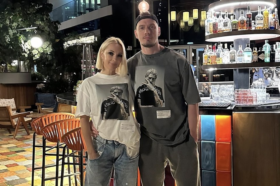    О том, что у супруга Леры, хоккеиста Игоря Макарова, большие проблемы с алкоголем, стало известно от самой ведущей. Личная страничка героя публикации в соцсети