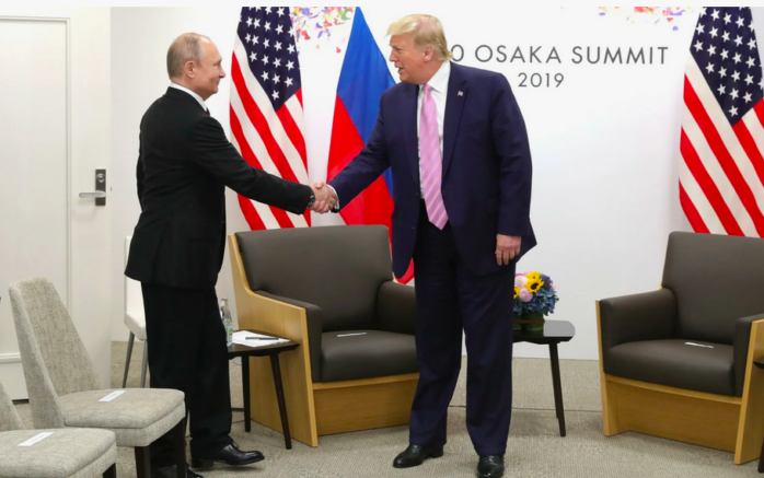    Владимир Путин и Дональд Трамп на саммите G20 в японской Осаке в июне 2019 года. Фото: kremlin.ru