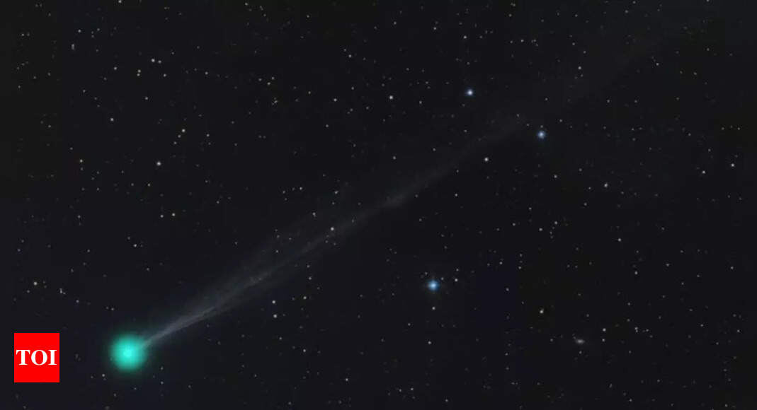 Зеленая пасхальная комета 