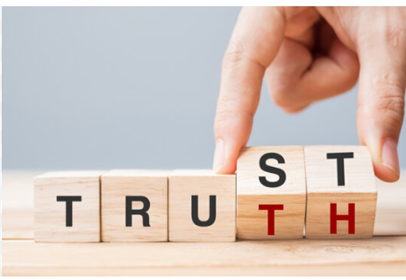 Для тех, кто не владеет английским : на этой картинке показана корреляция двух слов - правда и доверие . Одно рождает другое )