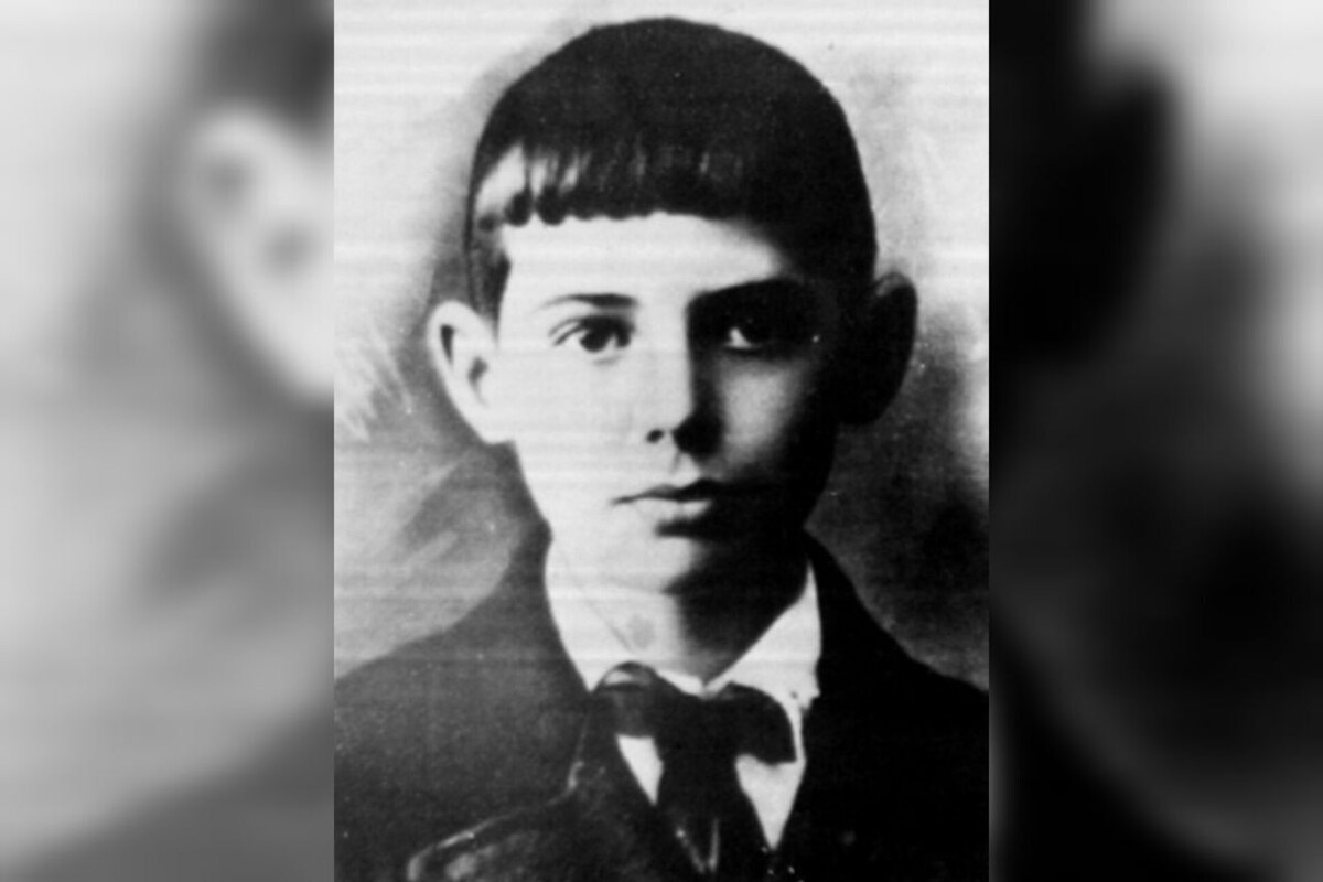    Витя Коробков