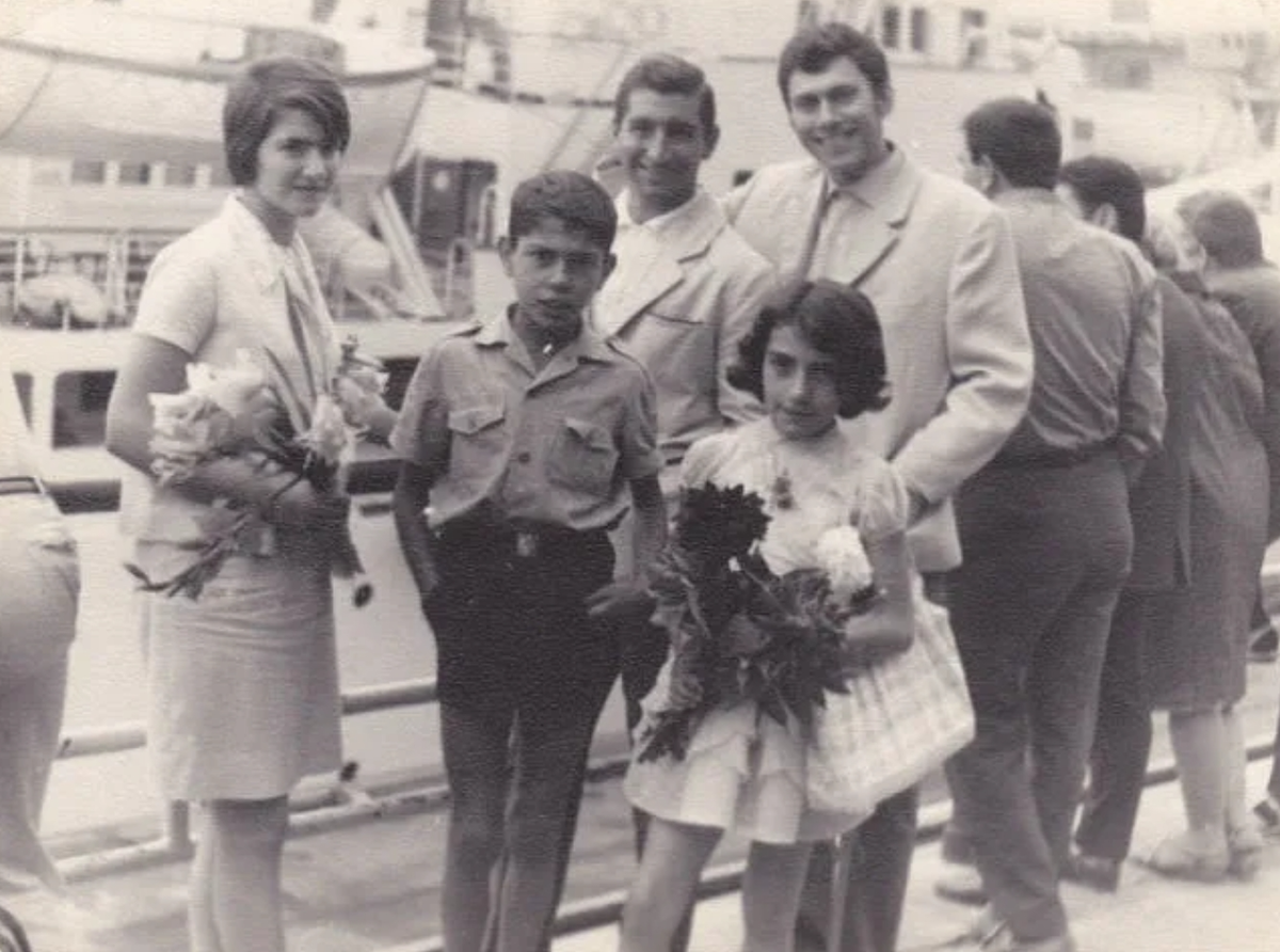 Это в 1966 году встречаю отца в Одессе, вместе с родственниками.