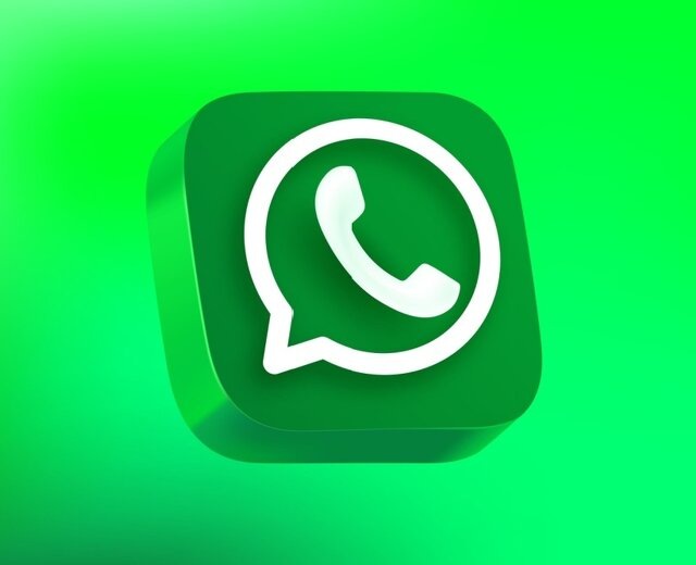 Вижу призывы срочно обновить WhatsApp* и предупреждения об угрозе, которые сейчас несет мессенджер. Что происходит? Объясняем!