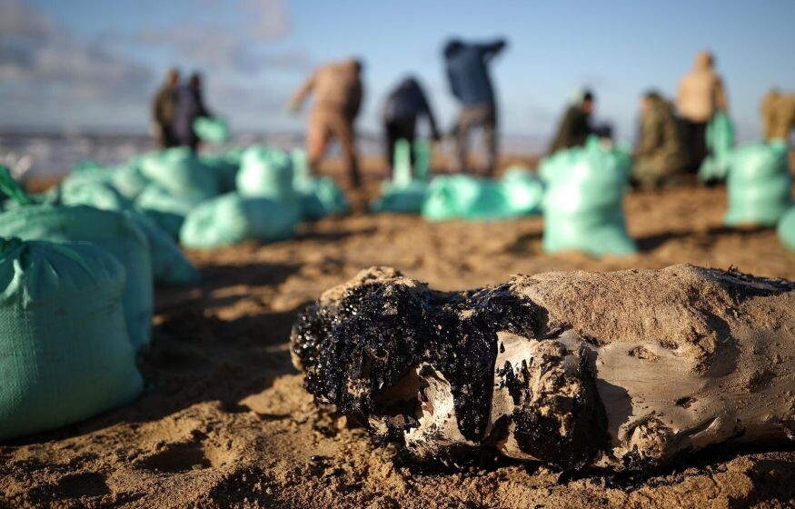    Отдых в Сочи и Крыму под угрозой? Зафиксированы новые выбросы мазута