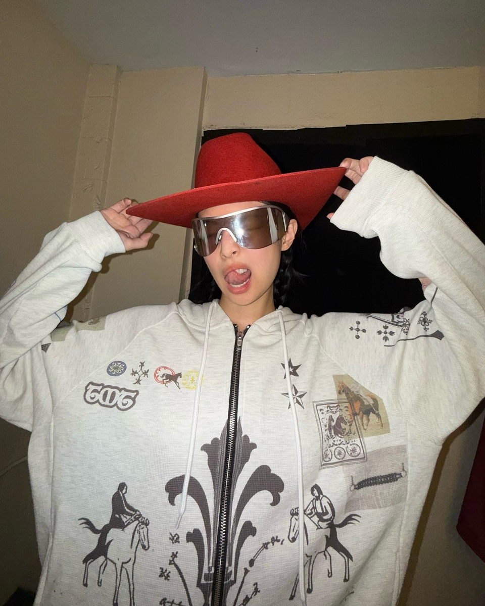 фото из соцсейте Дженни