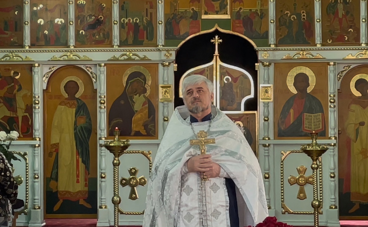 Отец Анатолий - настоятель Храма Воздвижения Честного и Животворящего Креста Господня