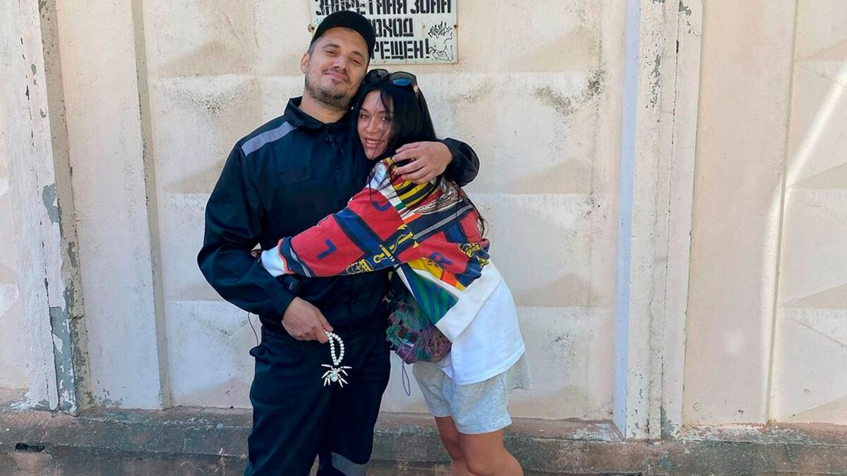 Паша Техник и Ева Карицкая