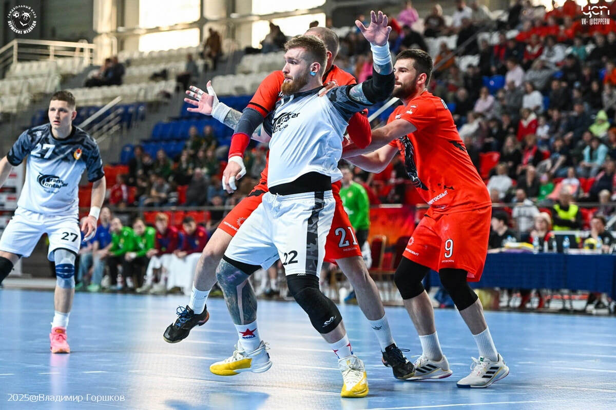    В отличие от мифического героя, Вячеслав Касаткин (№22) без длинных волос не потерял силу