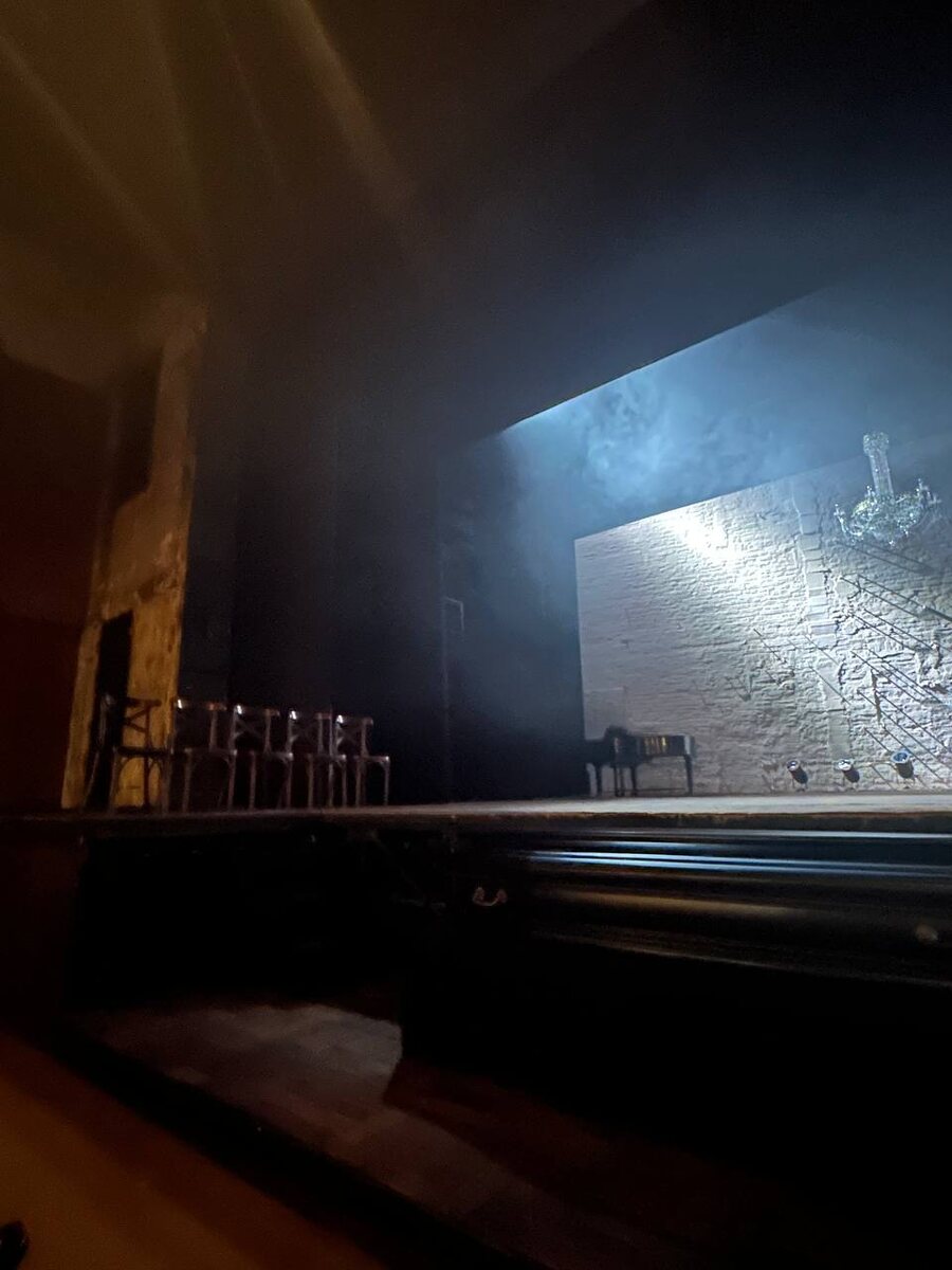 Сценография. Спектакль «Гамлет» в Театре на Таганке. Фото автора.