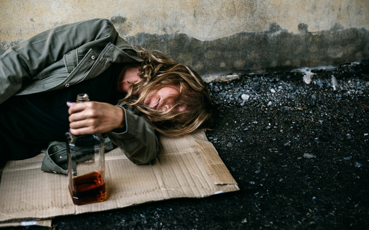 Похмельный синдром или алкоголизм? Важный признак зависимости (источник изображения: freepik.com)