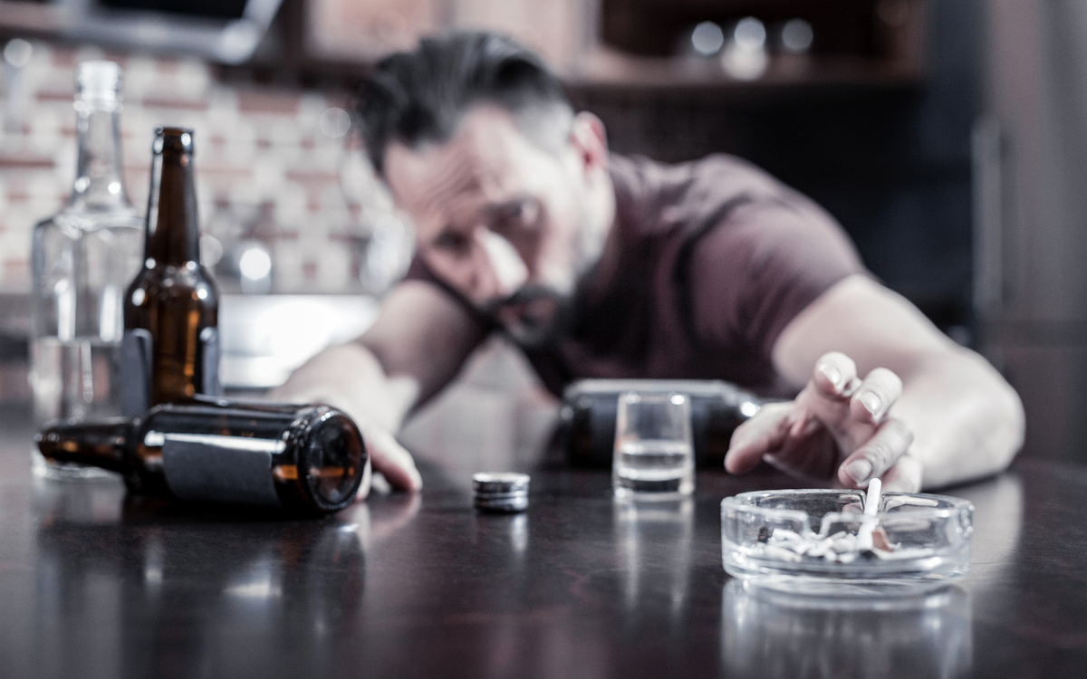Лечение алкоголизма на дому: реально ли избавиться от зависимости (источник изображения: freepik.com)