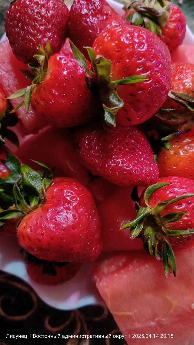 Арбуз и клубника. 