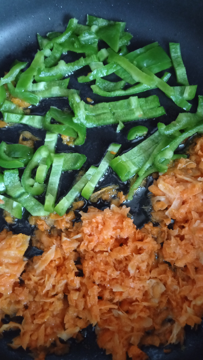 Морковь и перец.