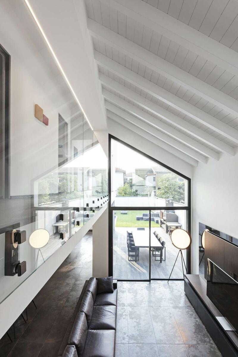 Источник изображения - https://images2.dwell.com/photos/7272579341334003712/7272598394050301952/original.jpg?auto=format&q=35&w=1280