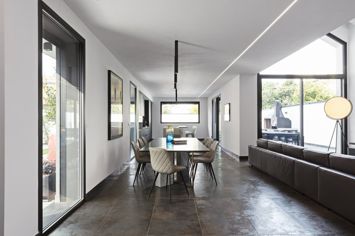 Источник изображения - https://images2.dwell.com/photos/7272579341334003712/7272598646905815040/original.jpg?auto=format&q=35&w=1280