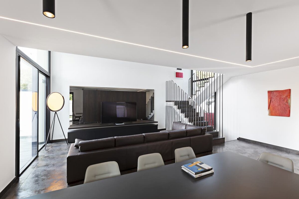 Источник изображения - https://images2.dwell.com/photos/7272579341334003712/7272600470700122112/original.jpg?auto=format&q=35&w=1280