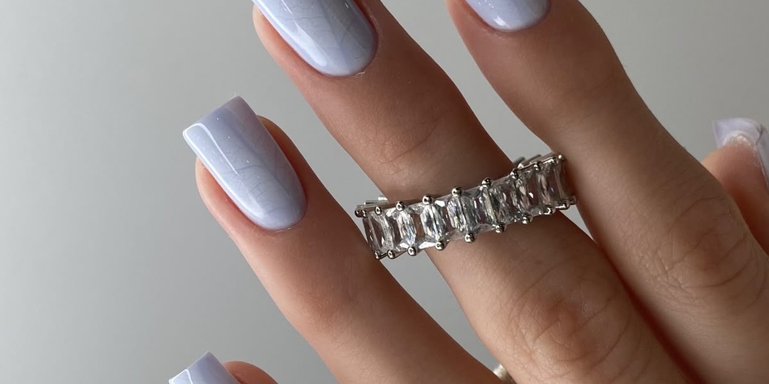 5 оттенков молодости. Какие цвета не старят руки при маникюре?