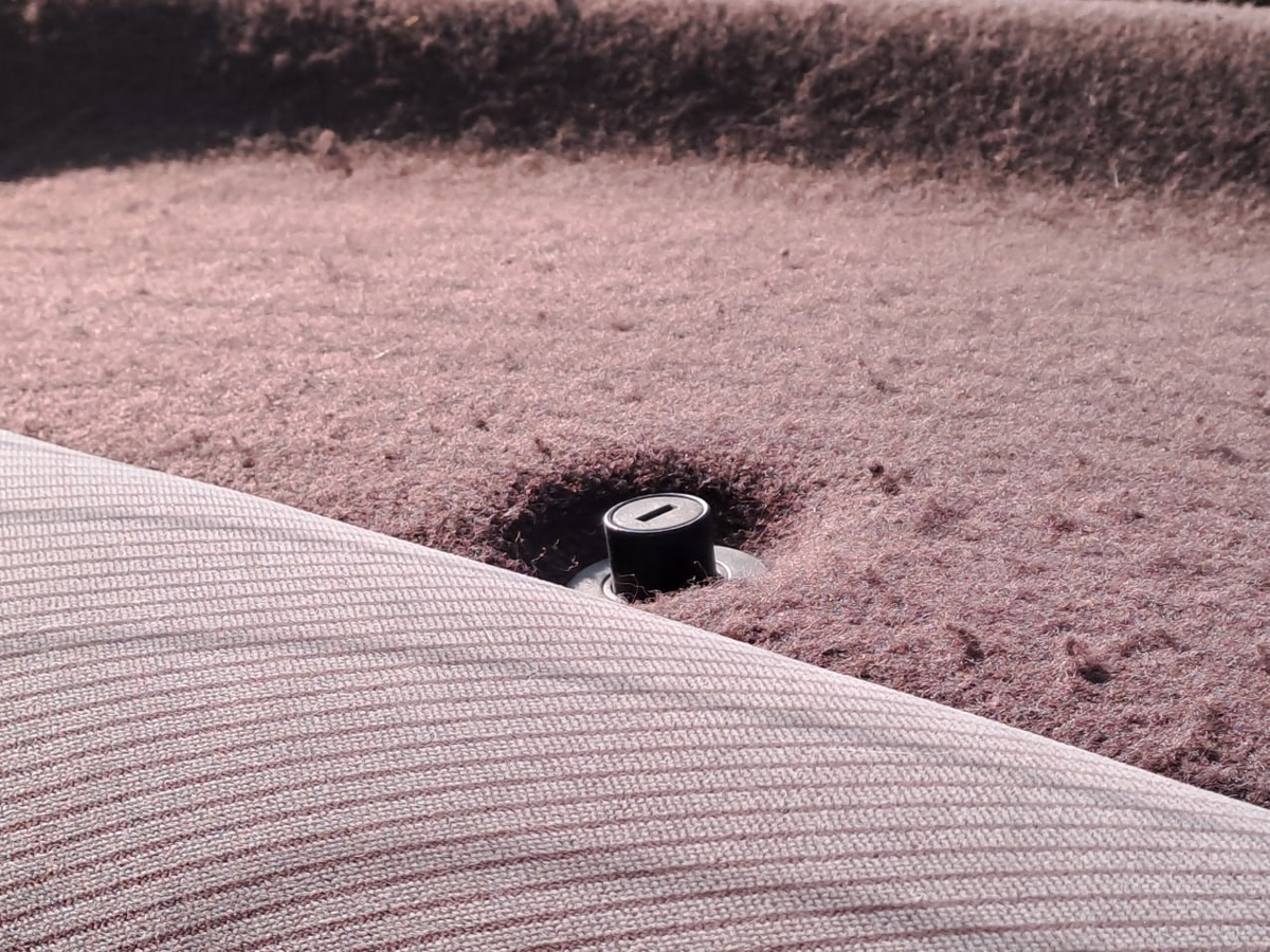 Кнопка для откидывания заднего дивана Chrysler Cirrus