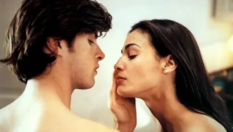 Кадр из фильма "За облаками" (1995)