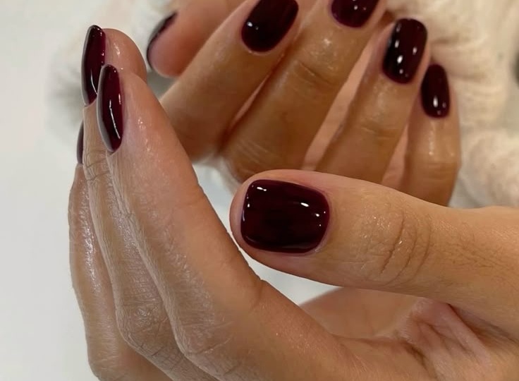 Детектор роскоши. 7 базовых оттенков маникюра, которые сделают твой образ «дорогим»!