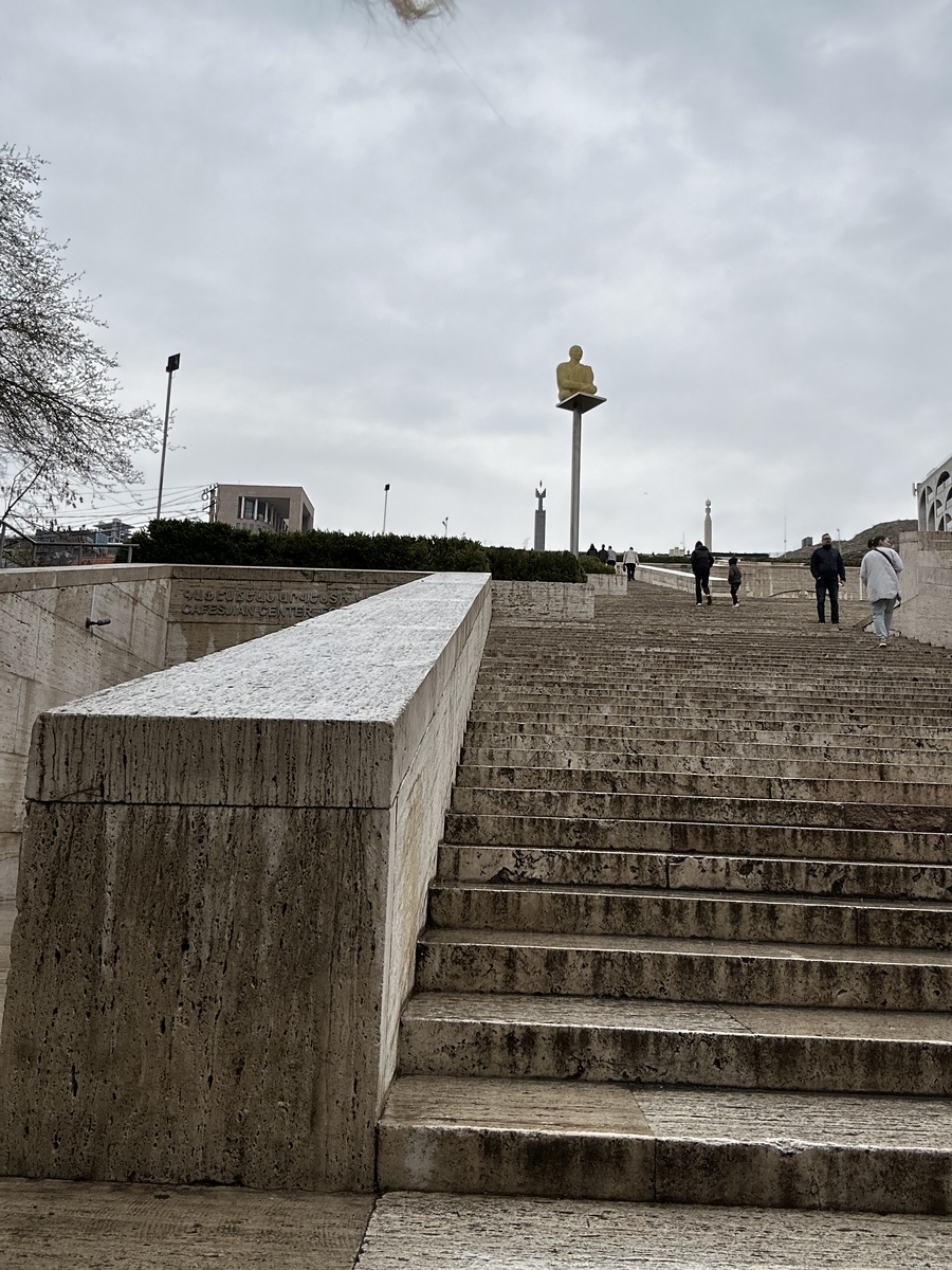 Тучи над Ереваном