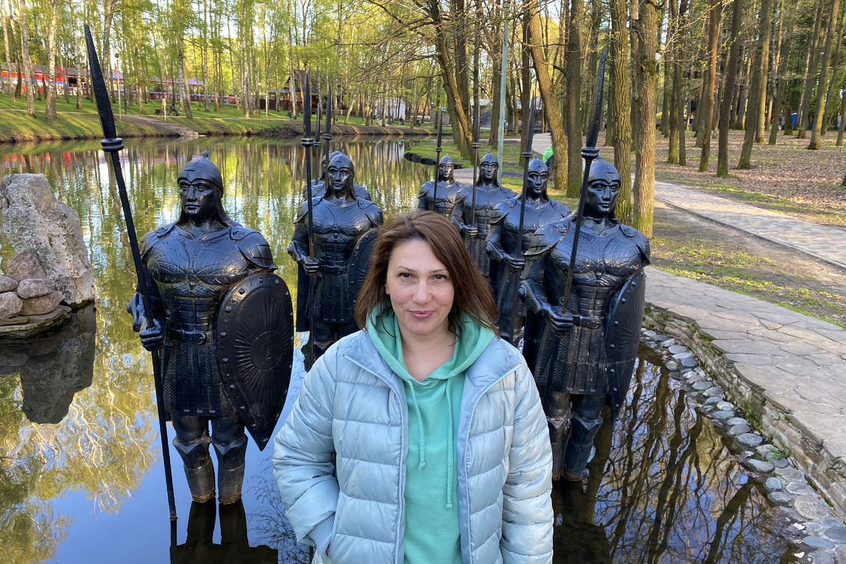 Парк Новомосковска. С богатырями