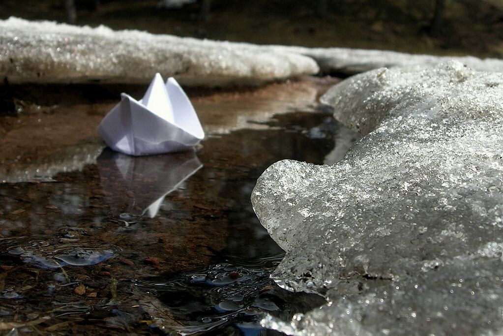 Весенний ручеёк.